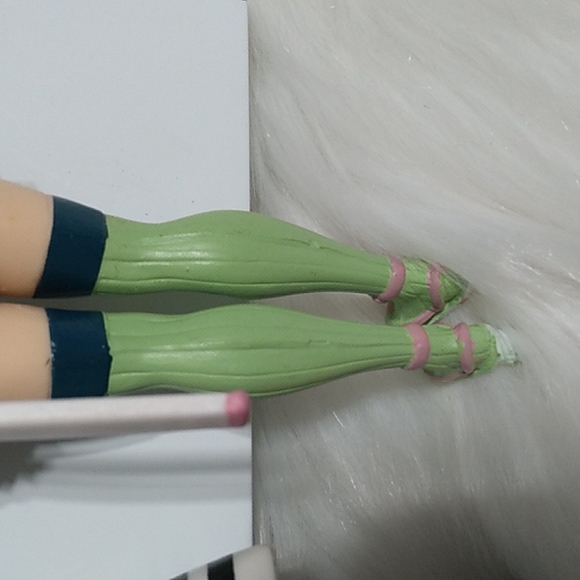 SALE! Demon Slayers Bundle Of 3 W/No Stands Included Great Condition - Picture 14 of 15